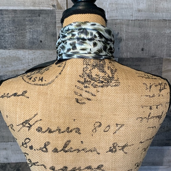 Elegant Neck or Purse Scarf - Picture 3 of 15